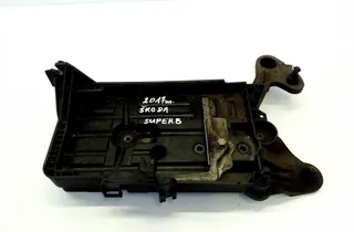SKODA Superb 3 generation (2015-2023) Подложка за батерия 5Q0915331K,5Q0915321J 31891453
