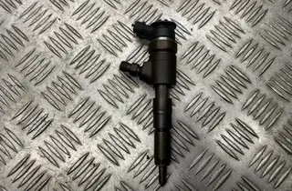 VOLKSWAGEN Polo 3 generation (1994-2002) Горивен инжектор 0445110135 21761853