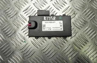 VOLKSWAGEN Golf 7 generation (2012-2024) Антенен усилвател с капак на багажника 5G0980611 23187242