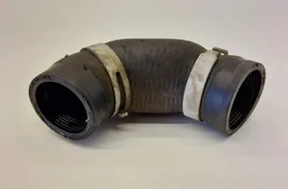 VOLKSWAGEN Passat B8 (2014-2023) Тръба за маркуч на междинния охладител 04L131521 34447005