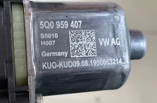 AUDI Q2 1 generation (2016-2024) Мотор за управление на прозореца на задната лява врата 5Q0959407,1900063214 33208960