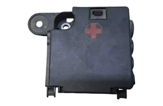 AUDI A3 8V (2012-2020) Разпределителна кутия за захранване 8K0937517B 32599509