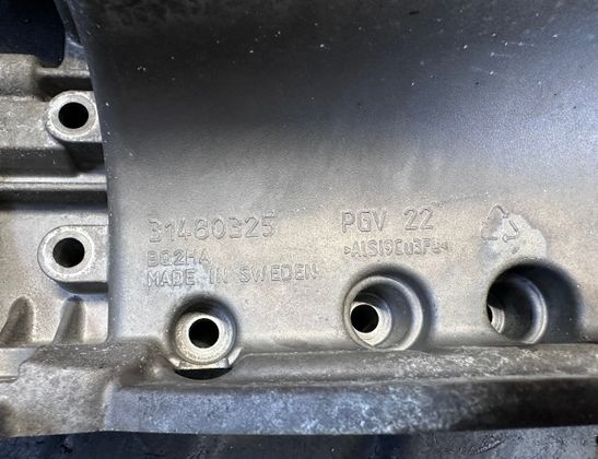 VOLVO V60 2 generation (2018-2023) Маслен съд 31480325 33010048