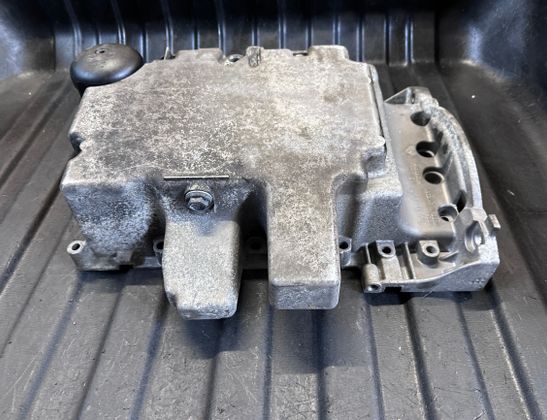 VOLVO V60 2 generation (2018-2023) Маслен съд 31480325 33010048