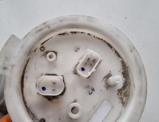 BMW 5 Series F10/F11 (2009-2017) Горивна помпа в резервоара 33008511